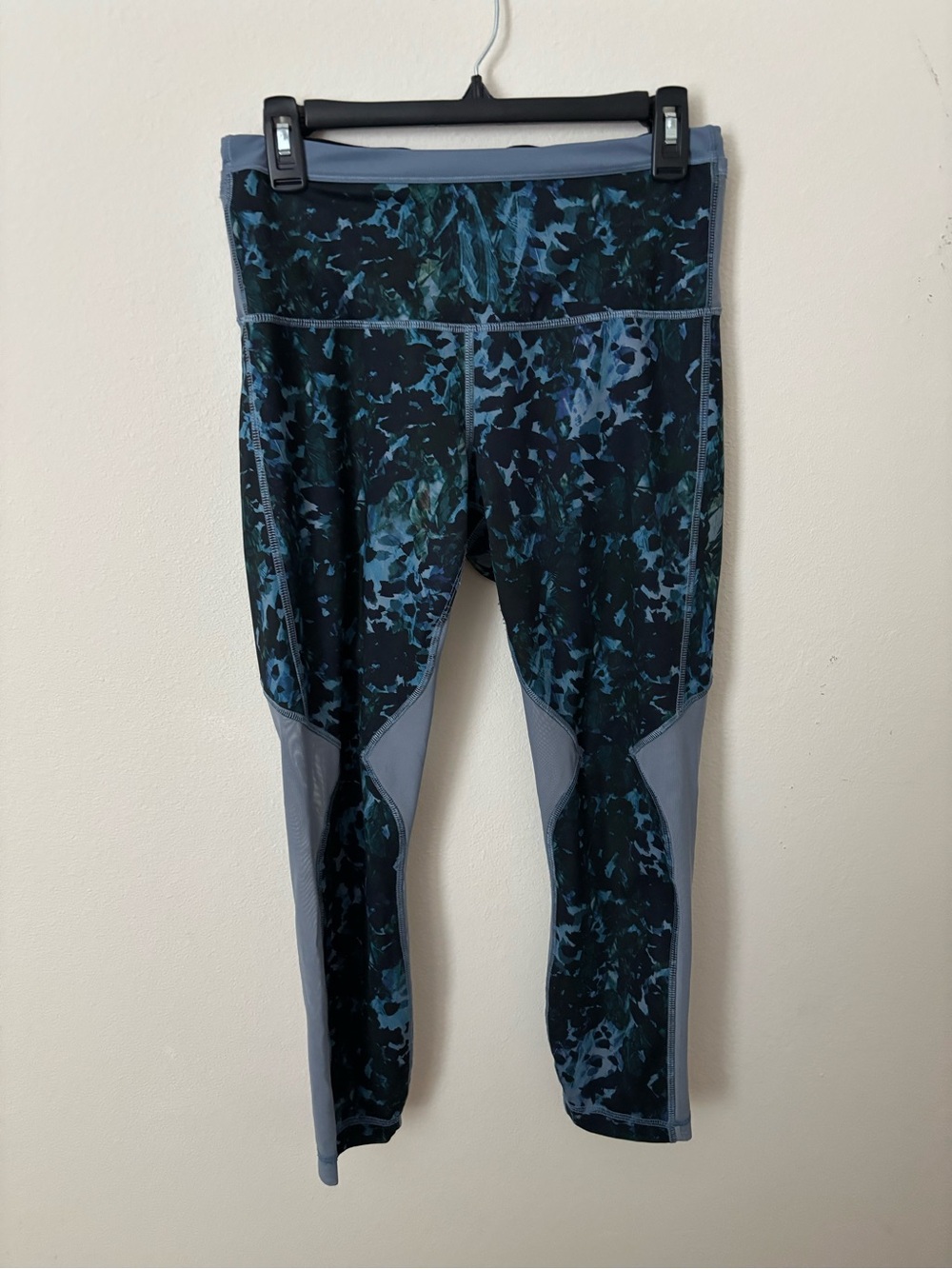 lululemon Running In The City 7/8 Running Tights floral backdrop blue denim mult